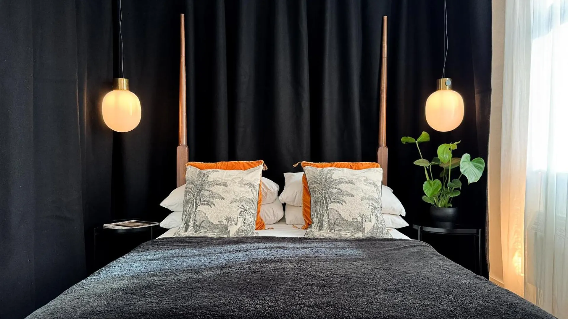 Tranquil Oasis W 100Inch Cinema & Hammock, By The Design Traveller Apartment London