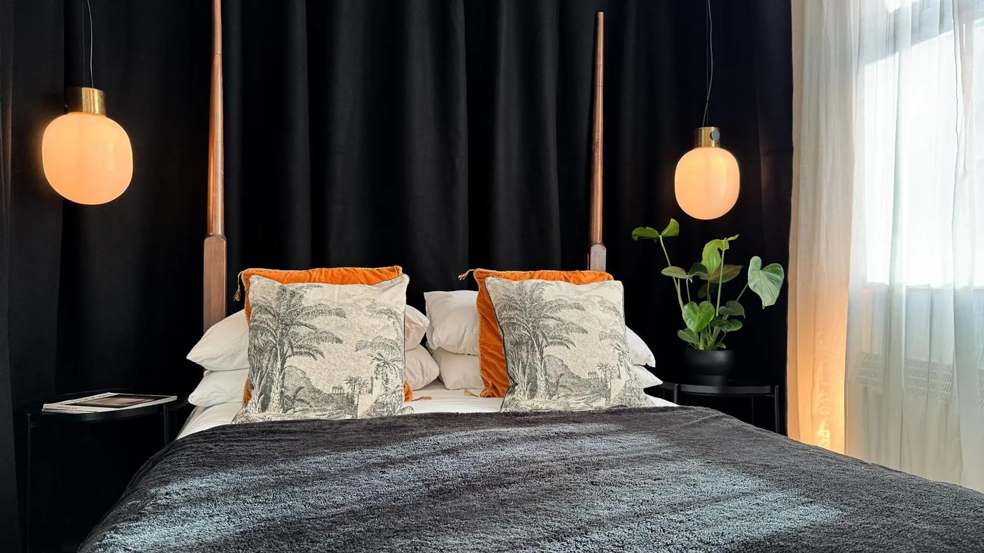 Tranquil Oasis W 100Inch Cinema & Hammock, By The Design Traveller Apartment London